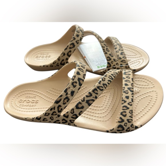 CROCS Shoes - NWT CROCS Kadee II Leopard Sandals SZ 8